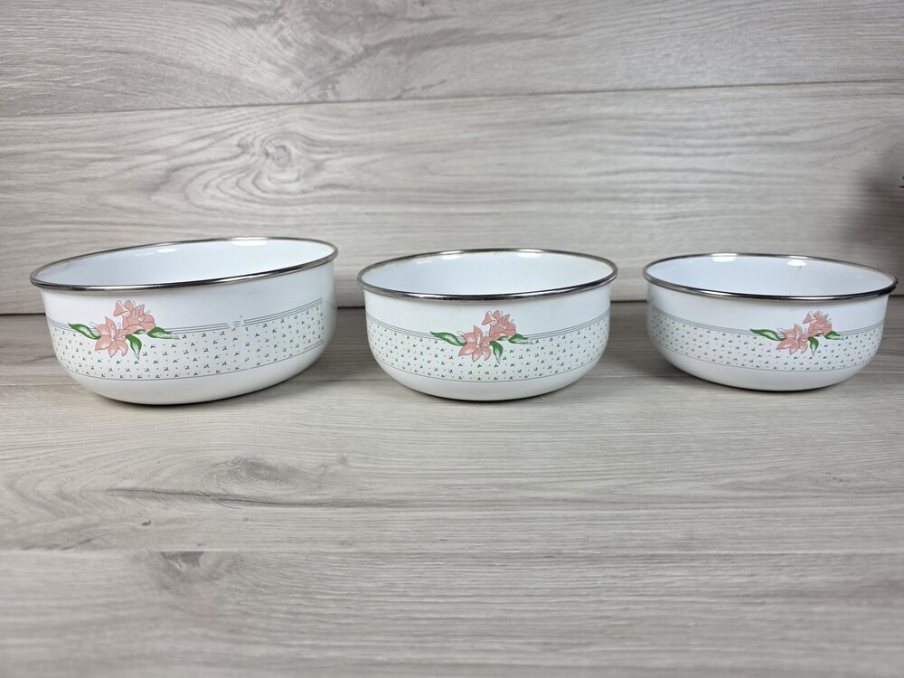 House of Lloyd Set of 3 Enamelware Nesting Bowls Pastel Floral SU12